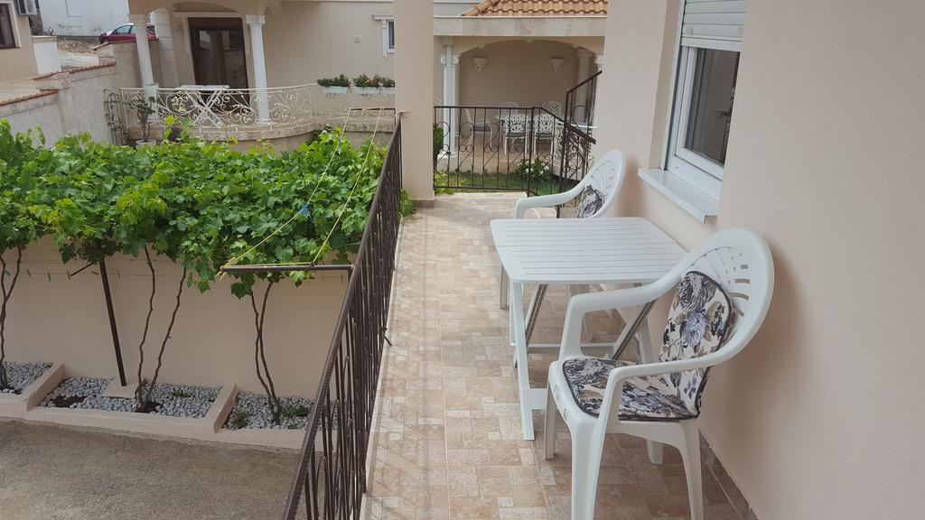 Apartments Diva Dobra Voda Exterior photo